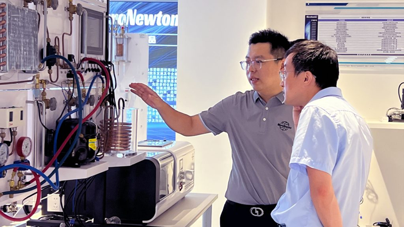 [University-Enterprise Cooperation] MicroNewton and University of Shanghai for Science and Technology Successfully Launch Joint Internship and Training Base
