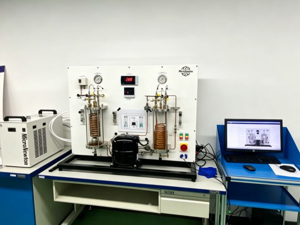 Vapor compression refrigeration training unit with pressure and temperature sensors