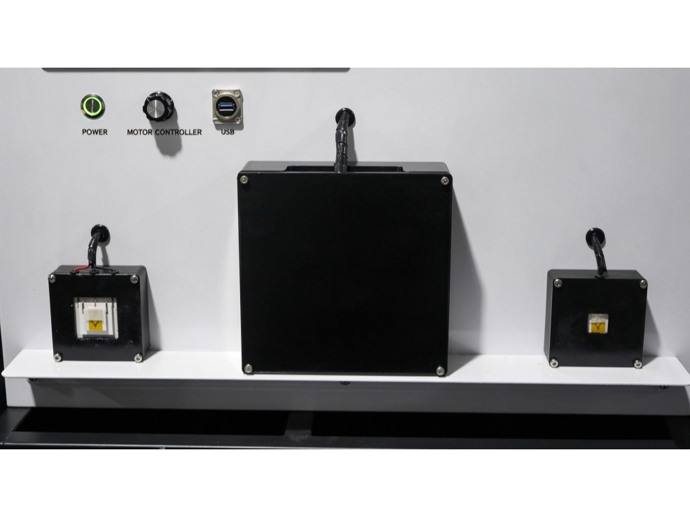 Parallel thermoelectric chip array and solar powered module on one teaching rig